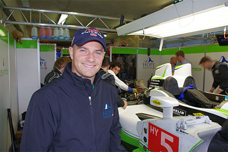 Casper Elgaard er vild med race. I 2009 vandt han klassesejr i 24-timers Le Mans og i weekenden d. 6.-7. august skal den også 4-dobbelte DTC-mester dyste mod andre racerstjerner i Copenhagen Historic Grand Prix